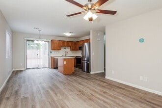 195 W Brangus Way in San Tan Valley, AZ - Foto de edificio - Building Photo