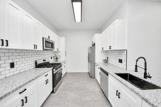 15411 Town Green Dr in Houston, TX - Foto de edificio - Building Photo