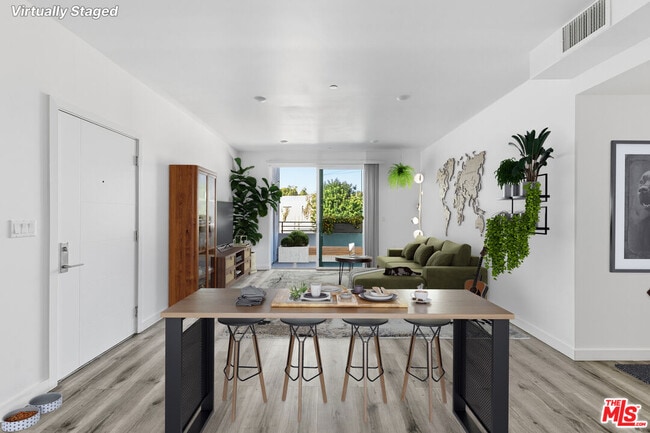 11408 Sarah St in Los Angeles, CA - Building Photo - Building Photo