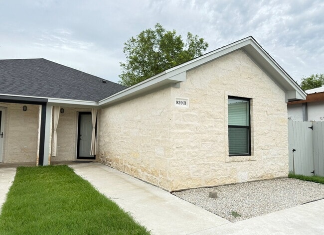 property at 929 Houston St