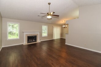 5009 River Rock Way in Woodstock, GA - Foto de edificio - Building Photo