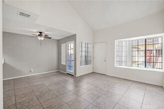 1113 Turquoise St in Hemet, CA - Foto de edificio - Building Photo