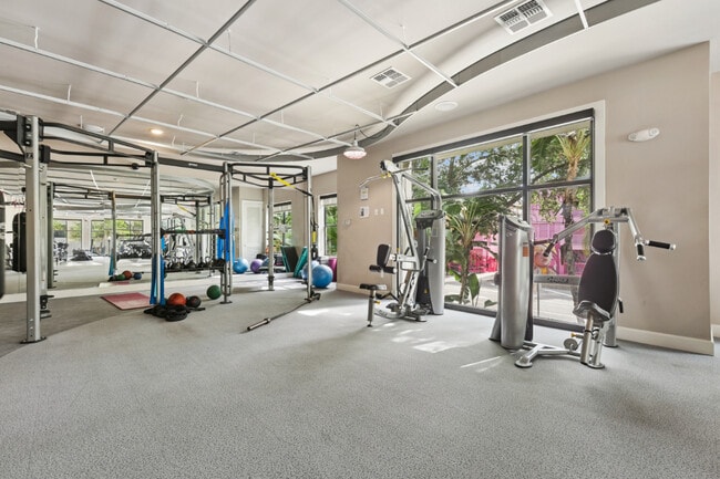 Beacon 430 in St. Petersburg, FL - Building Photo - Building Photo
