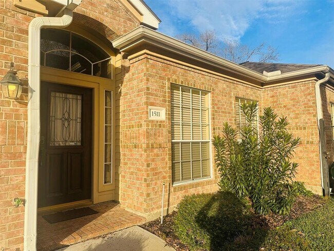 1511 Beaconshire in Houston, TX - Building Photo - Building Photo