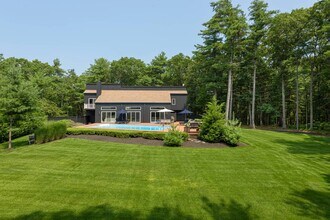 21 Crooked Hwy in East Hampton, NY - Building Photo - Building Photo