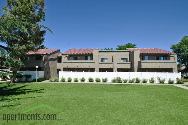 La Quinta Apartments in Palmdale, CA - Foto de edificio - Building Photo