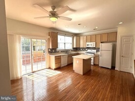 8105 Rainwater Cir in Manassas, VA - Building Photo