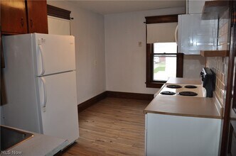 11 E Main St in Dalton, OH - Building Photo - Building Photo