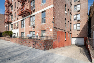 8835 162nd St in Jamaica, NY - Building Photo - Building Photo