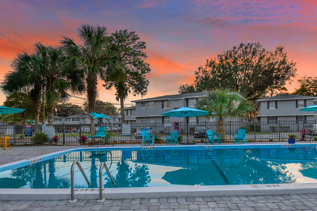 The Village at San Jose Apartments in Jacksonville, FL - Foto de edificio