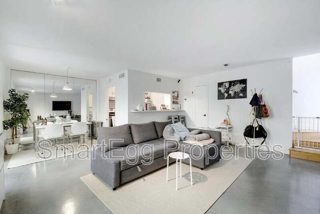 property at 6718 Silvermine Dr