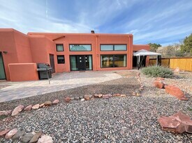 200 Michaels Ranch Dr in Sedona, AZ - Building Photo