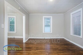 243 Michigan St NW in Grand Rapids, MI - Building Photo - Building Photo