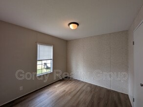 6948 Illinois St in Grand Ridge, FL - Building Photo - Building Photo