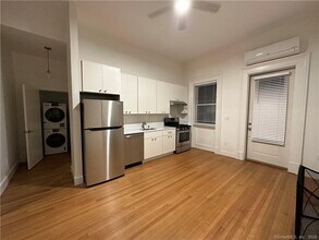 38 Academy St, Unit 2 in New Haven, CT - Building Photo - Building Photo
