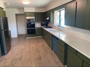 109 S Park Dr in Madera, CA - Building Photo - Building Photo