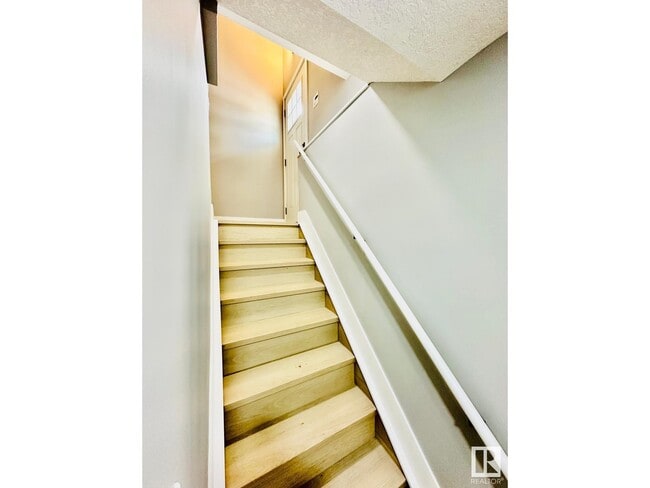9504 75 Street NW in Edmonton, AB - Building Photo - Building Photo