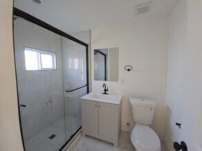 1547 W 82nd St in Los Angeles, CA - Building Photo - Building Photo