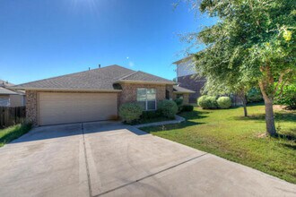 225 Lexington Dr in Austin, TX - Building Photo - Building Photo