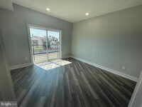 2208 Ridge Ave photo'