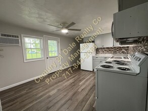 911 Bowers Bridge Rd in Manchester, PA - Building Photo - Building Photo