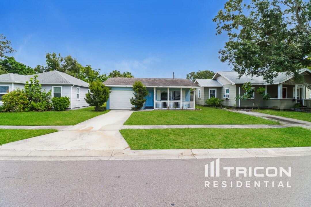 3635 17th St N in St. Petersburg, FL - Foto de edificio