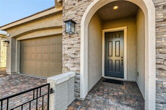 76 Tatahatso Pt St in Henderson, NV - Building Photo - Building Photo