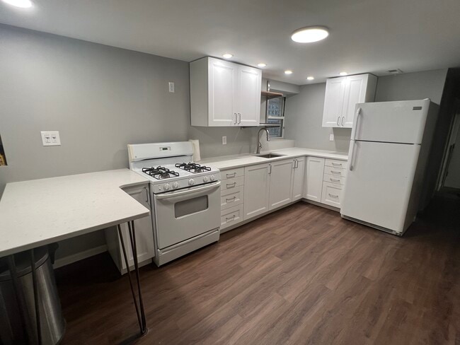 2543 W Thomas St, Unit G