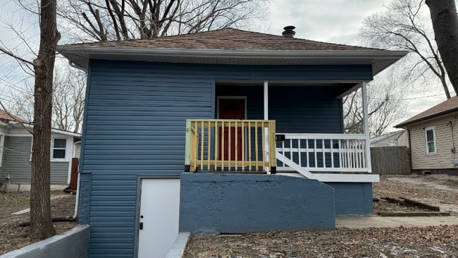 907 S Cedar Ave in Independence, MO - Building Photo - Building Photo