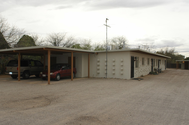 2331-2345 N Ralph Ave in Tucson, AZ - Foto de edificio - Building Photo