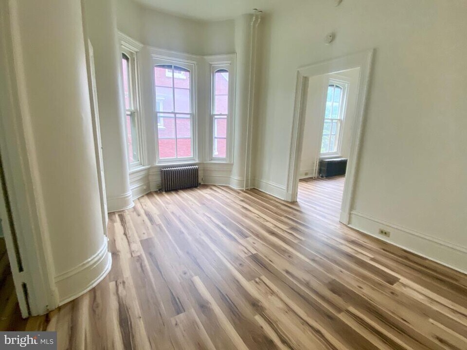 26 S 2nd St in Columbia, PA - Building Photo