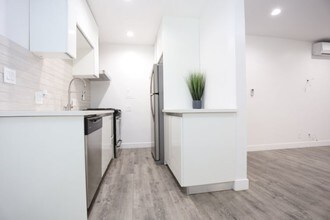 1757 N Kingsley Dr-Unit -104 in Los Angeles, CA - Building Photo - Building Photo