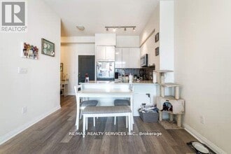 5025 Four Springs Ave in Mississauga, ON - Building Photo - Building Photo