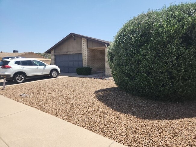 property at 3149 W Hartford Dr