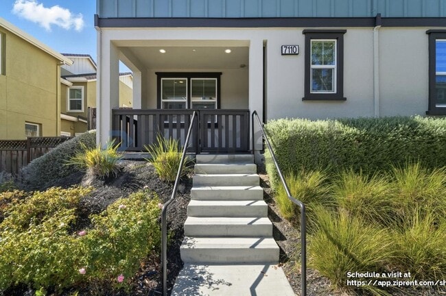 7110 Calistoga Ln in Dublin, CA - Building Photo - Building Photo