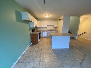 659 Southtowne Dr, Unit Southtowne Condo in Belvidere, IL - Building Photo - Building Photo
