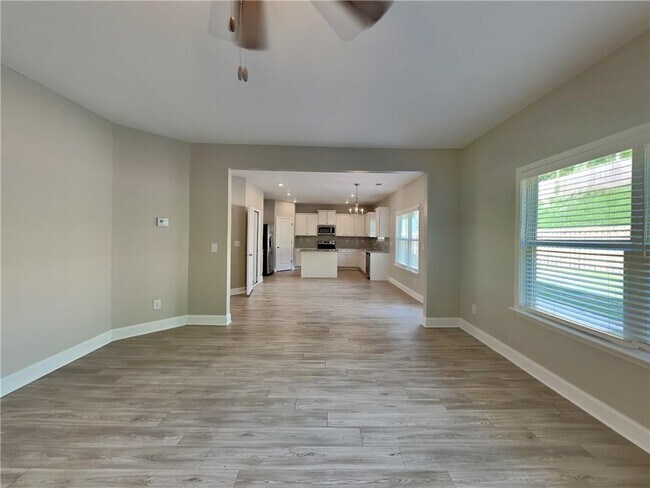 511 Slyfox Ln in Holly Springs, GA - Building Photo - Building Photo