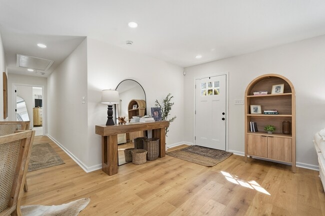 property at 712 E Kuehn St