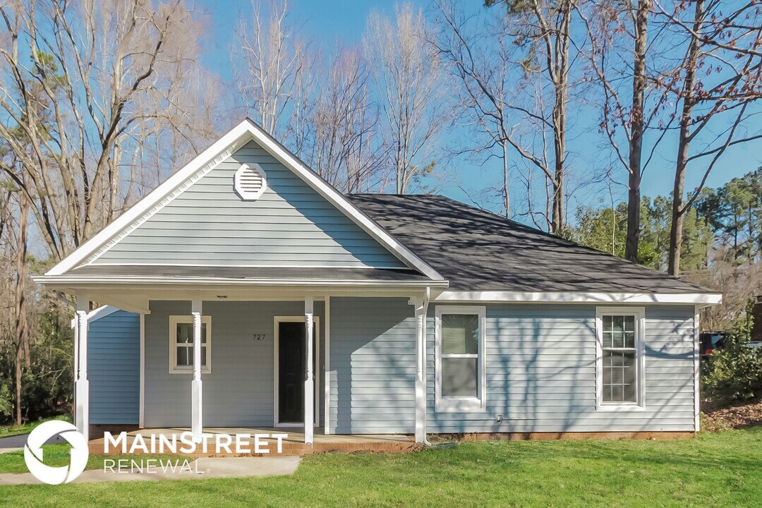 727 Mattingwood Dr in Charlotte, NC - Building Photo