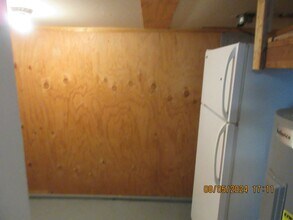 1977 Beach Ave NE in Salem, OR - Building Photo - Building Photo