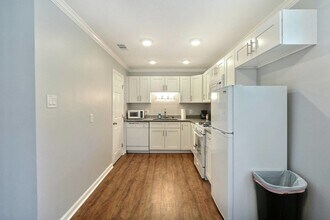 2008 E 42nd St in Savannah, GA - Building Photo - Building Photo