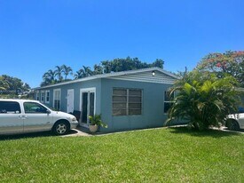 754 Date Palm Dr in West Palm Beach, FL - Building Photo