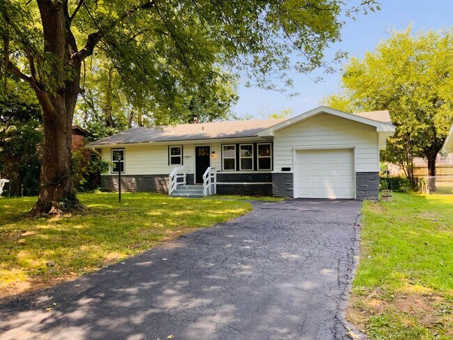 1941 S Sagamont Ave in Springfield, MO - Building Photo - Building Photo