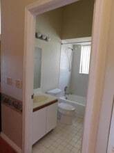 21 Via de Casas Sur Via, Unit 202 in Boynton Beach, FL - Building Photo - Building Photo