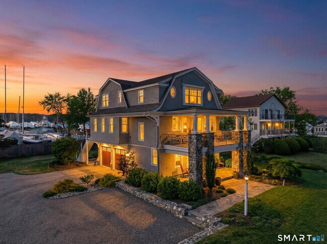 505 Seaside Ave in Westbrook, CT - Building Photo - Building Photo