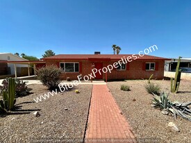 7325 E Placita Antigua in Tucson, AZ - Building Photo