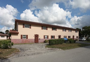 8011 NW 35th Ct in Coral Springs, FL - Building Photo