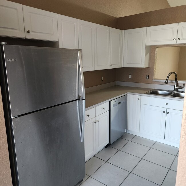 1037 SE 11th St, Unit A in Cape Coral, FL - Building Photo - Building Photo