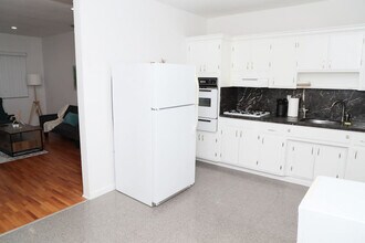 215 Antilla Ave in Coral Gables, FL - Building Photo - Building Photo