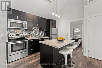 276 King Edward Ave in Toronto, ON - Building Photo - Building Photo